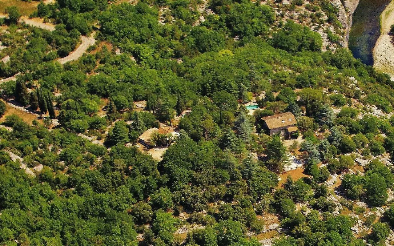 ラボーム Domaine De La Jarjatteヴィラ